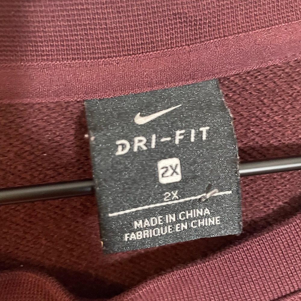 Nike Women's Burgundy Cropped Crewneck Sweatshirt Size XXL EUC - Picture 3 of 12